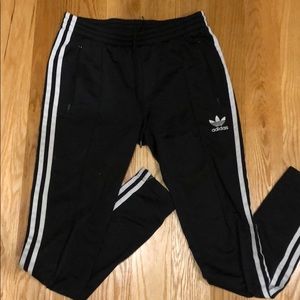 Black Adidas Joggers Size Small 💕